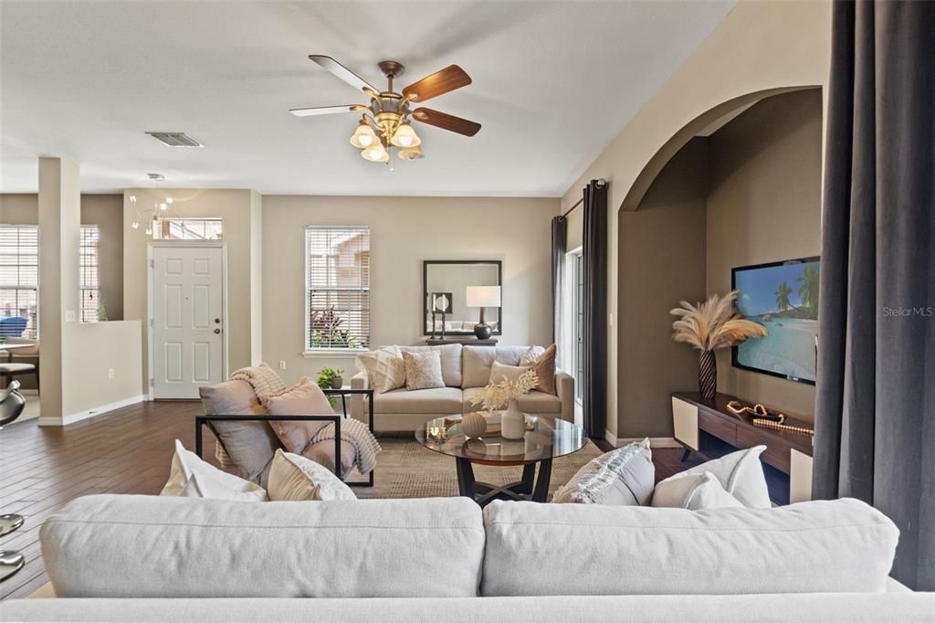 На продажу: $449,900 (3 спален, 2 ванн, 1635 Квадратных фут)