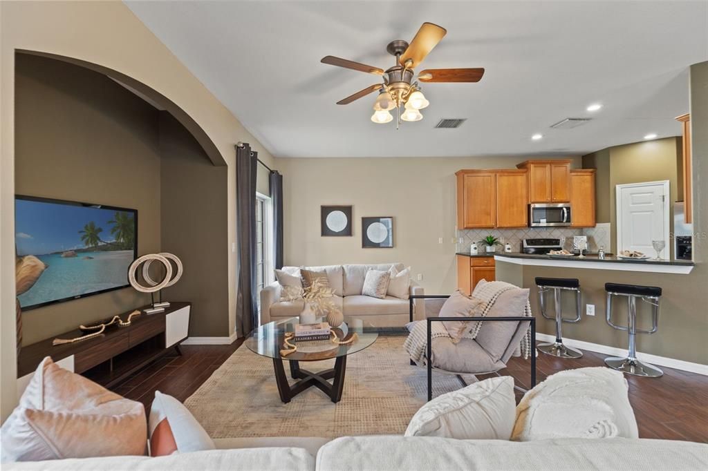 На продажу: $449,900 (3 спален, 2 ванн, 1635 Квадратных фут)