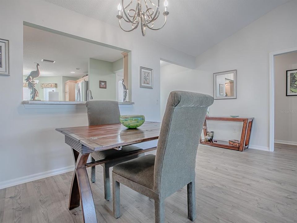 На продажу: $365,000 (3 спален, 2 ванн, 1512 Квадратных фут)