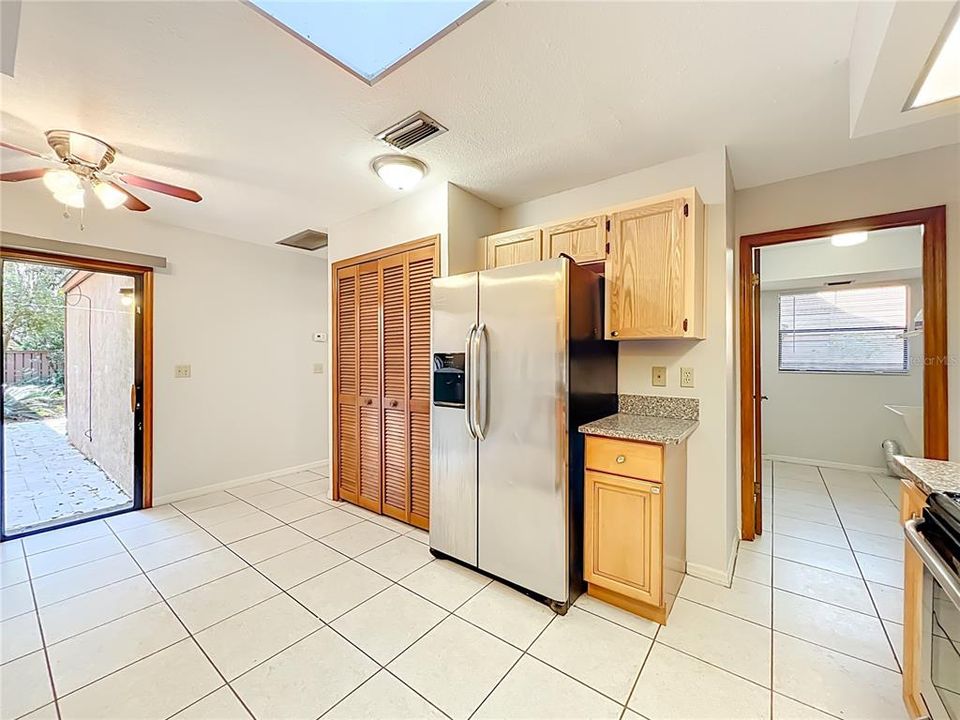 En Venta: $415,000 (3 camas, 2 baños, 1671 Pies cuadrados)