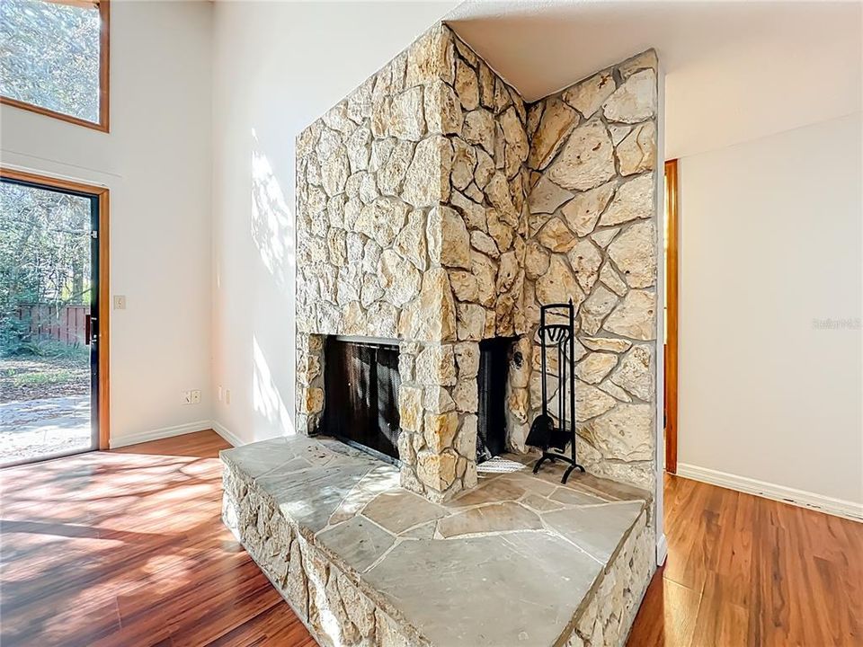 En Venta: $415,000 (3 camas, 2 baños, 1671 Pies cuadrados)