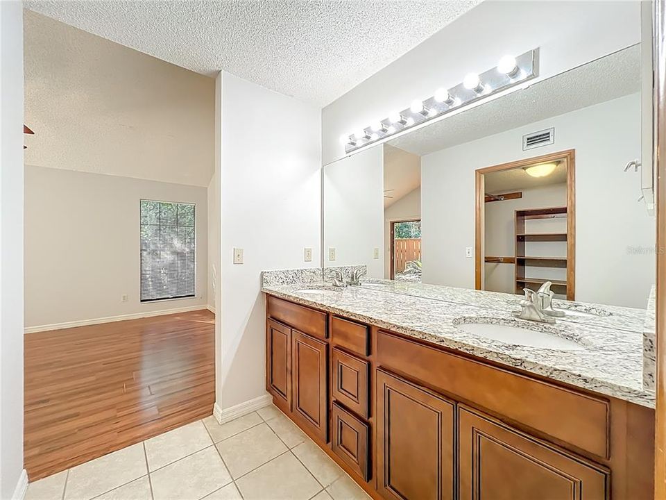 En Venta: $415,000 (3 camas, 2 baños, 1671 Pies cuadrados)