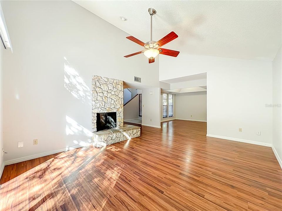 En Venta: $415,000 (3 camas, 2 baños, 1671 Pies cuadrados)