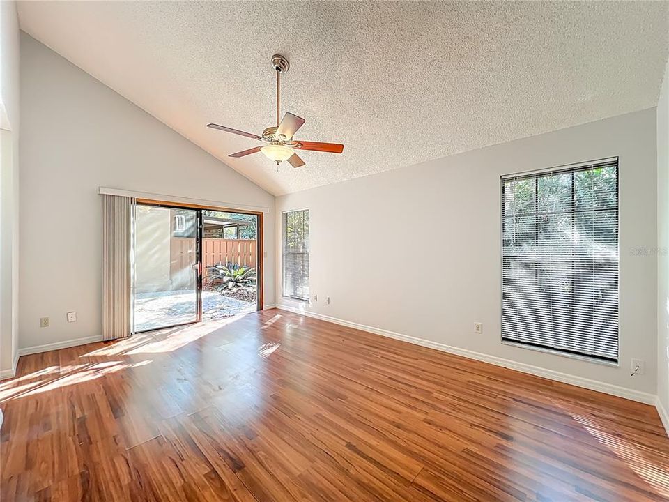 En Venta: $415,000 (3 camas, 2 baños, 1671 Pies cuadrados)