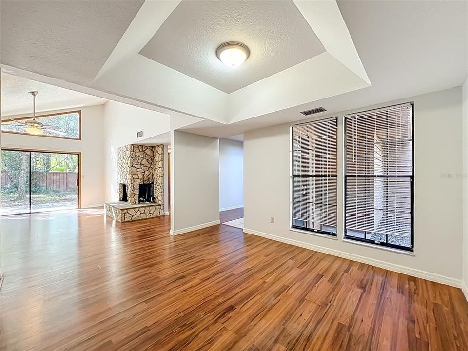 En Venta: $415,000 (3 camas, 2 baños, 1671 Pies cuadrados)