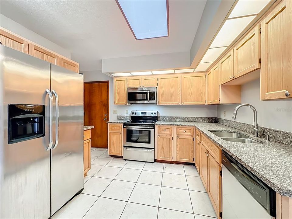 En Venta: $415,000 (3 camas, 2 baños, 1671 Pies cuadrados)