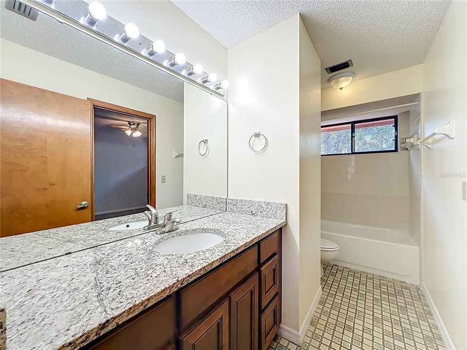 En Venta: $415,000 (3 camas, 2 baños, 1671 Pies cuadrados)