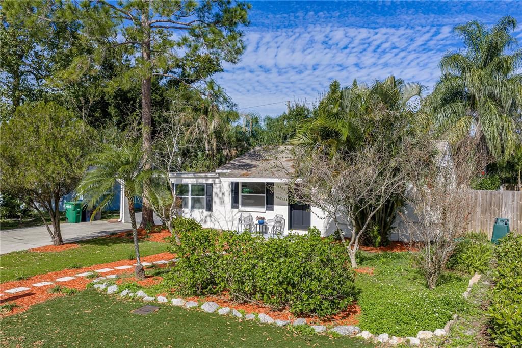 For Sale: $549,900 (4 beds, 3 baths, 1620 Square Feet)