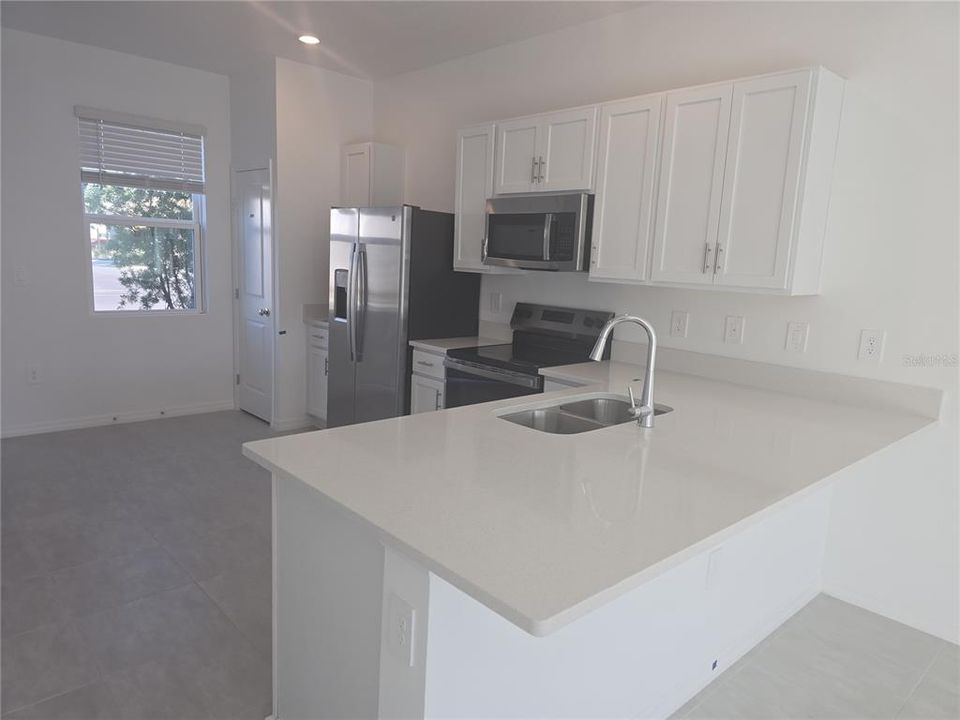 For Rent: $1,900 (2 beds, 2 baths, 1219 Square Feet)