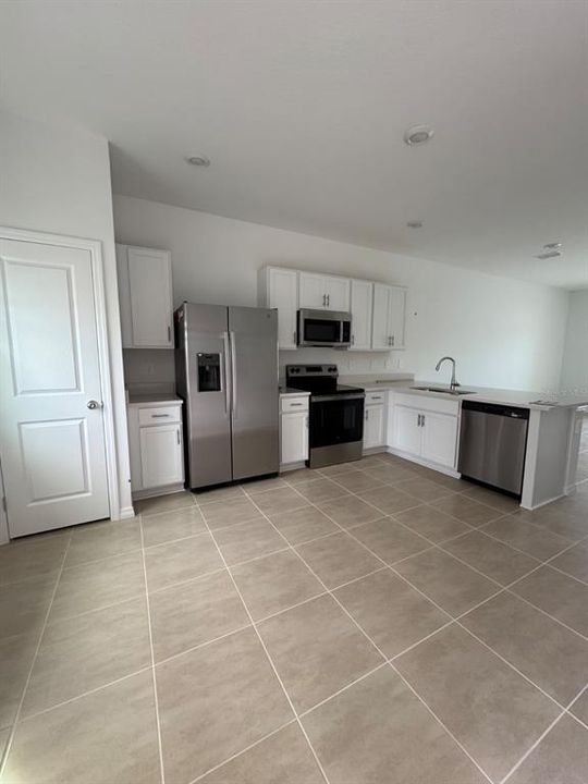 For Rent: $1,900 (2 beds, 2 baths, 1219 Square Feet)