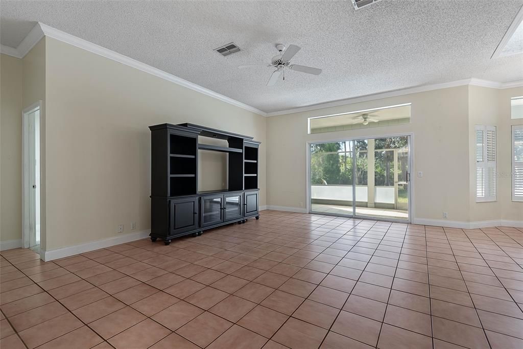 For Sale: $599,000 (4 beds, 2 baths, 2336 Square Feet)