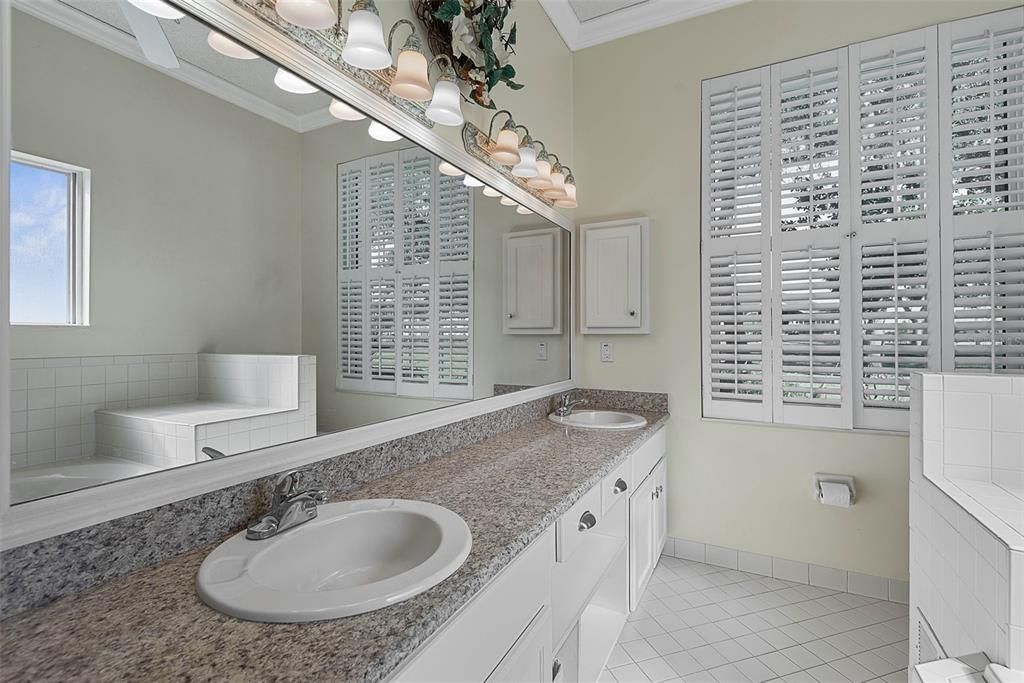 For Sale: $599,000 (4 beds, 2 baths, 2336 Square Feet)