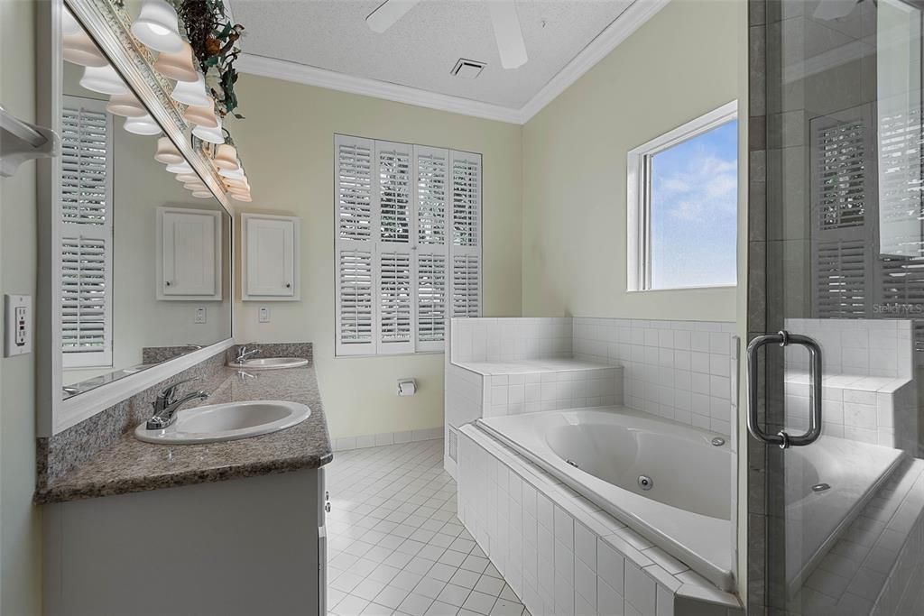 For Sale: $599,000 (4 beds, 2 baths, 2336 Square Feet)