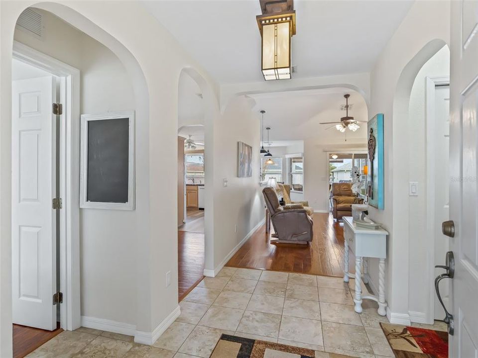 На продажу: $289,900 (3 спален, 2 ванн, 1515 Квадратных фут)