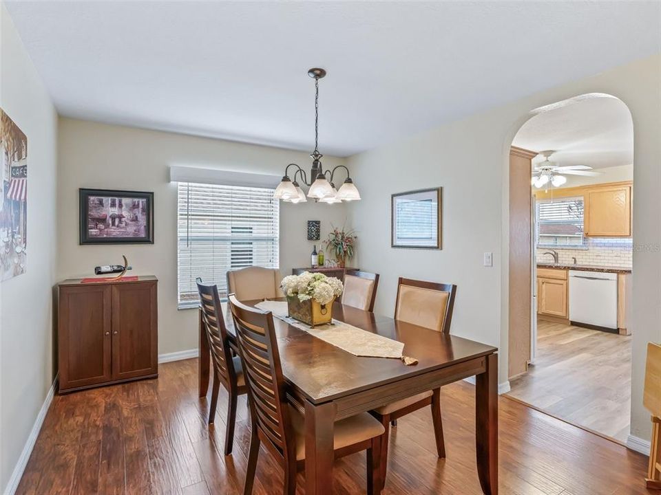 На продажу: $289,900 (3 спален, 2 ванн, 1515 Квадратных фут)