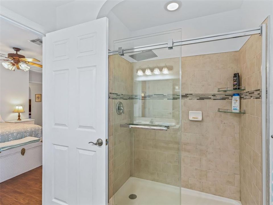 На продажу: $289,900 (3 спален, 2 ванн, 1515 Квадратных фут)