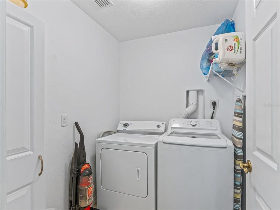 На продажу: $289,900 (3 спален, 2 ванн, 1515 Квадратных фут)