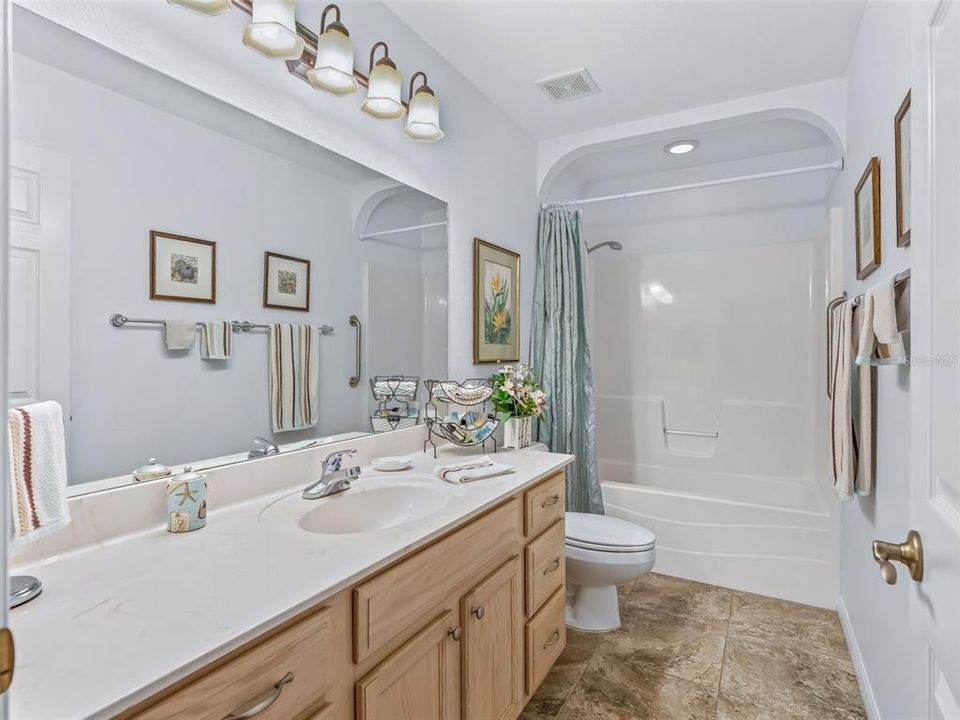 На продажу: $289,900 (3 спален, 2 ванн, 1515 Квадратных фут)