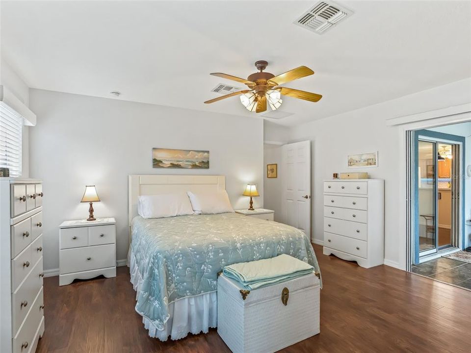 На продажу: $289,900 (3 спален, 2 ванн, 1515 Квадратных фут)