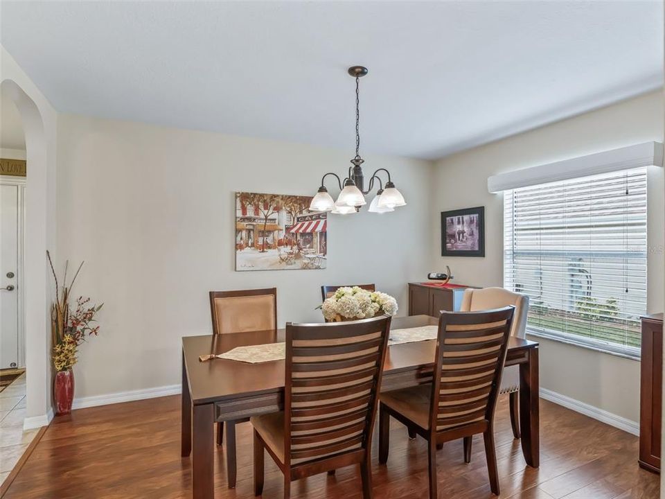 На продажу: $289,900 (3 спален, 2 ванн, 1515 Квадратных фут)