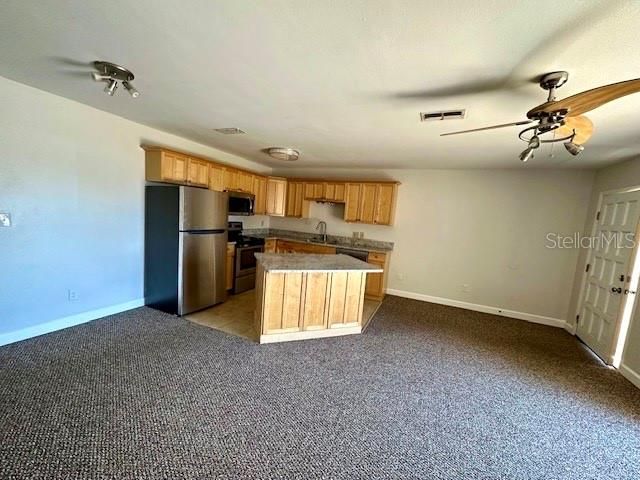 В аренду: $2,400 (2 спален, 2 ванн, 985 Квадратных фут)