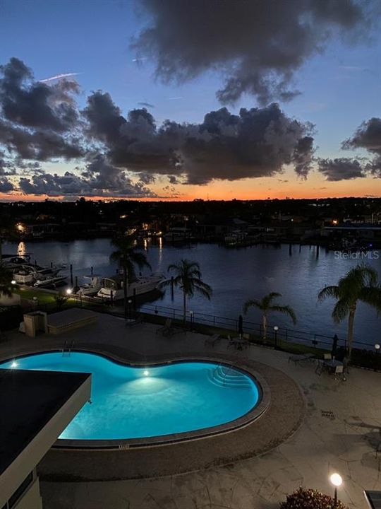 На продажу: $249,000 (1 спален, 1 ванн, 995 Квадратных фут)