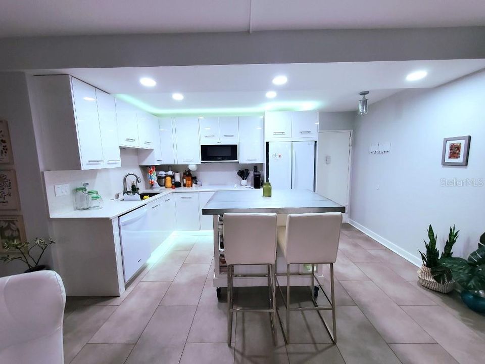 На продажу: $249,000 (1 спален, 1 ванн, 995 Квадратных фут)