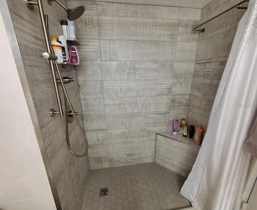 На продажу: $249,000 (1 спален, 1 ванн, 995 Квадратных фут)