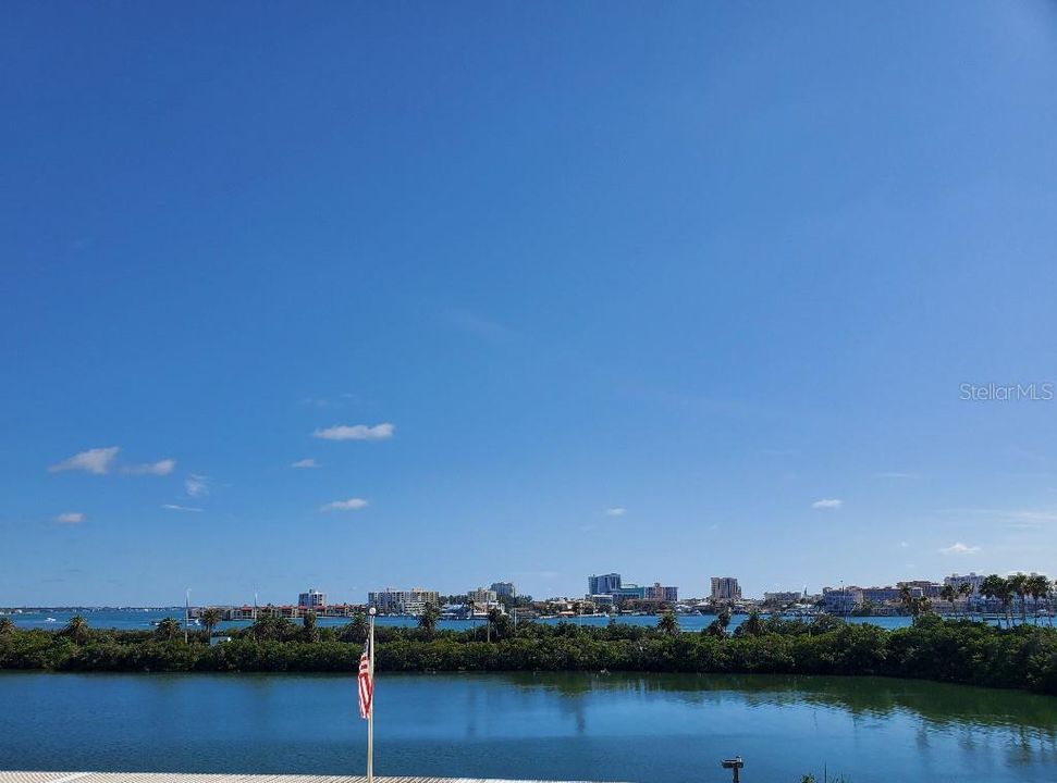 На продажу: $249,000 (1 спален, 1 ванн, 995 Квадратных фут)