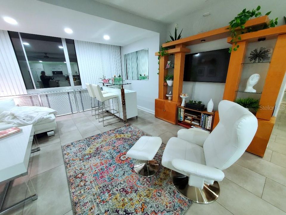 На продажу: $249,000 (1 спален, 1 ванн, 995 Квадратных фут)