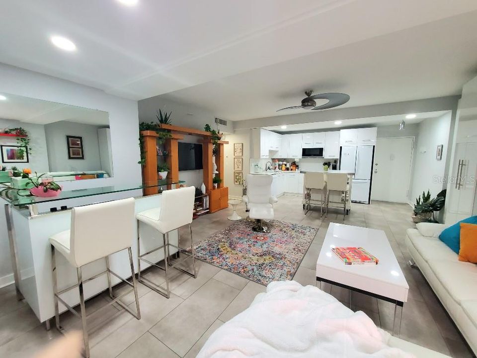 На продажу: $249,000 (1 спален, 1 ванн, 995 Квадратных фут)