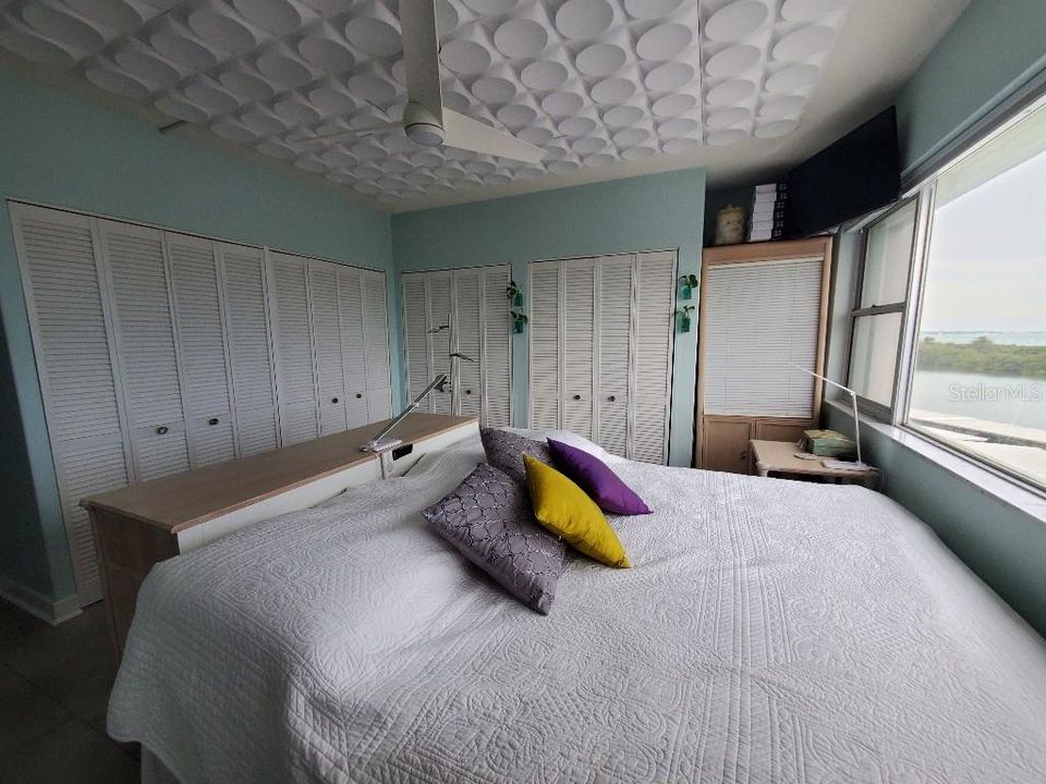 На продажу: $249,000 (1 спален, 1 ванн, 995 Квадратных фут)