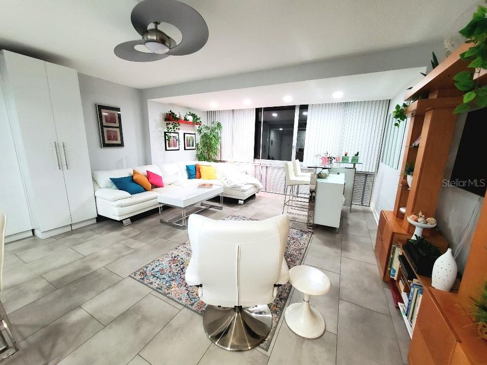 На продажу: $249,000 (1 спален, 1 ванн, 995 Квадратных фут)