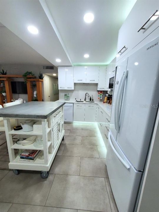 На продажу: $249,000 (1 спален, 1 ванн, 995 Квадратных фут)