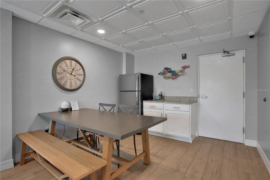 For Sale: $1,150,000 (3 beds, 2 baths, 1785 Square Feet)