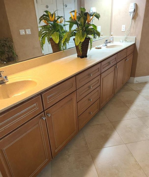 For Sale: $1,150,000 (3 beds, 2 baths, 1785 Square Feet)