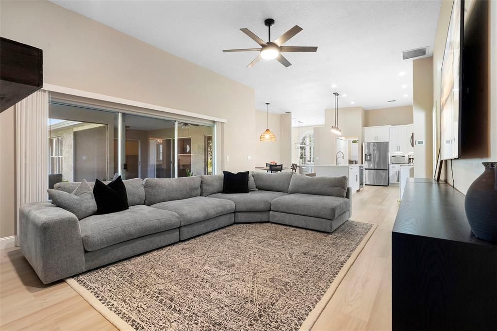 На продажу: $649,000 (4 спален, 3 ванн, 2720 Квадратных фут)