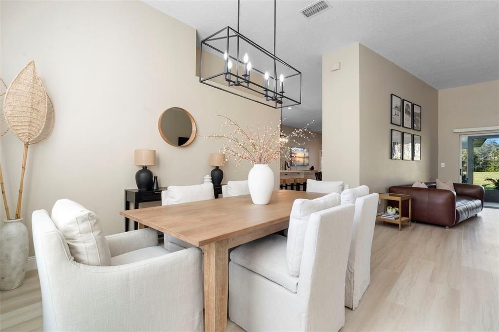 На продажу: $649,000 (4 спален, 3 ванн, 2720 Квадратных фут)