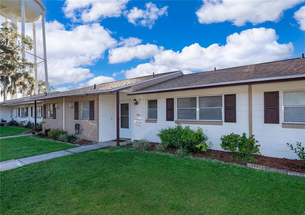 For Sale: $170,000 (2 beds, 2 baths, 979 Square Feet)