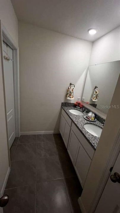 En Venta: $580,000 (5 camas, 3 baños, 2398 Pies cuadrados)