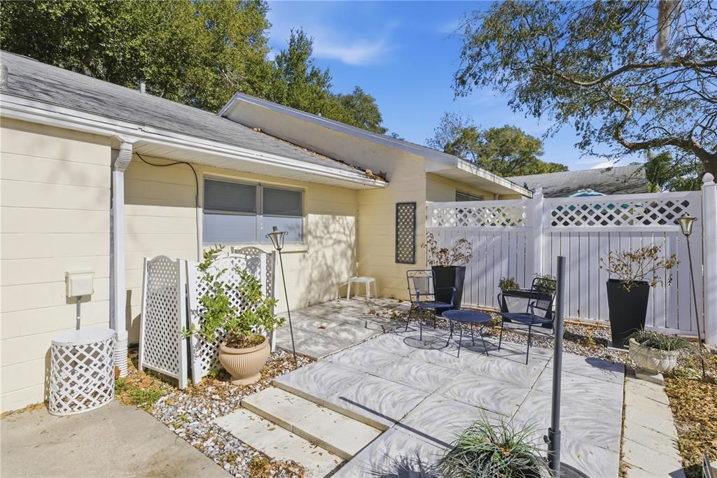 待售: $174,900 (2 贝兹, 2 浴室, 1314 平方英尺)