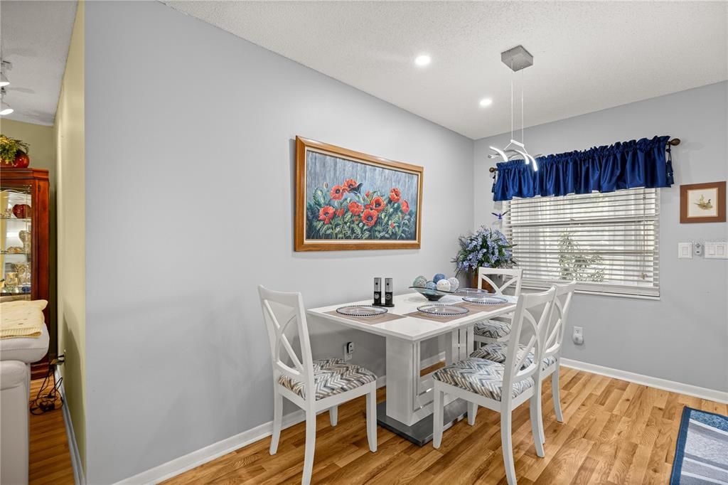 待售: $174,900 (2 贝兹, 2 浴室, 1314 平方英尺)