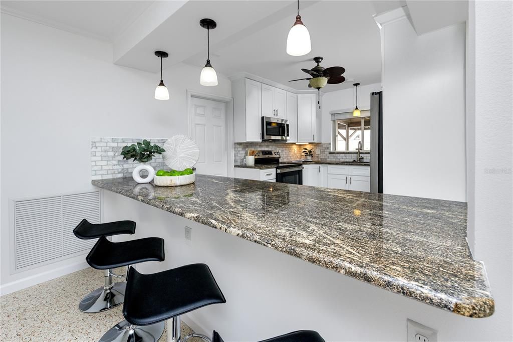 На продажу: $585,000 (2 спален, 2 ванн, 1347 Квадратных фут)