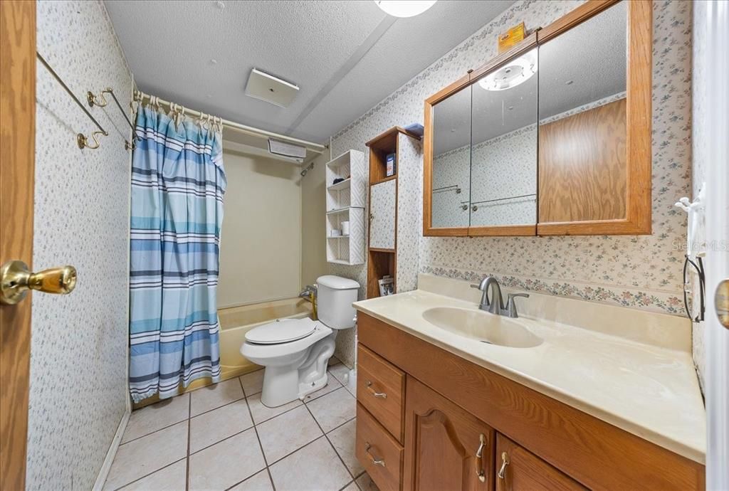 For Sale: $300,000 (3 beds, 2 baths, 1620 Square Feet)