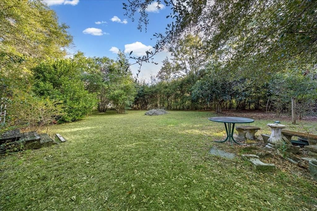 For Sale: $300,000 (3 beds, 2 baths, 1620 Square Feet)