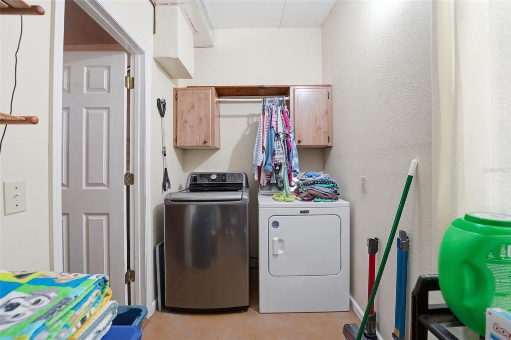 На продажу: $359,000 (3 спален, 2 ванн, 1432 Квадратных фут)