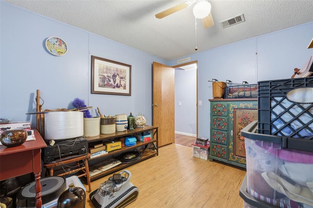 На продажу: $359,000 (3 спален, 2 ванн, 1432 Квадратных фут)