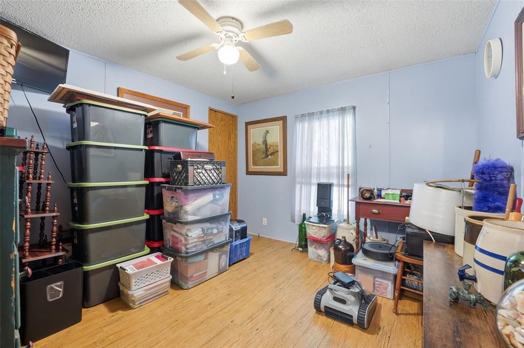 На продажу: $359,000 (3 спален, 2 ванн, 1432 Квадратных фут)