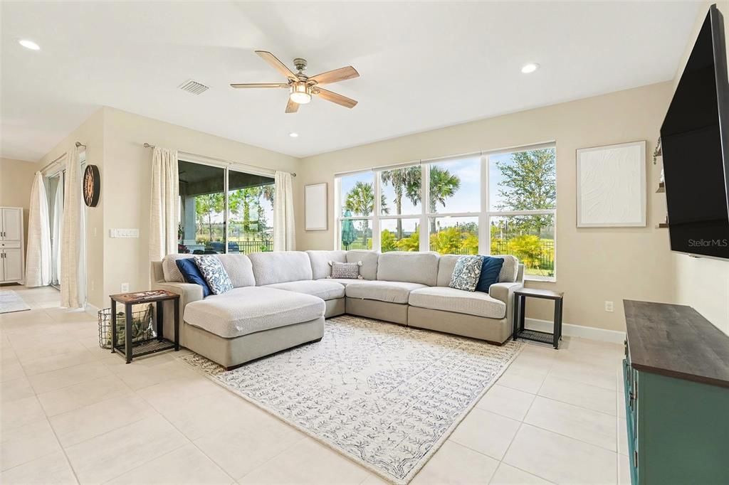 For Sale: $690,000 (4 beds, 4 baths, 2961 Square Feet)