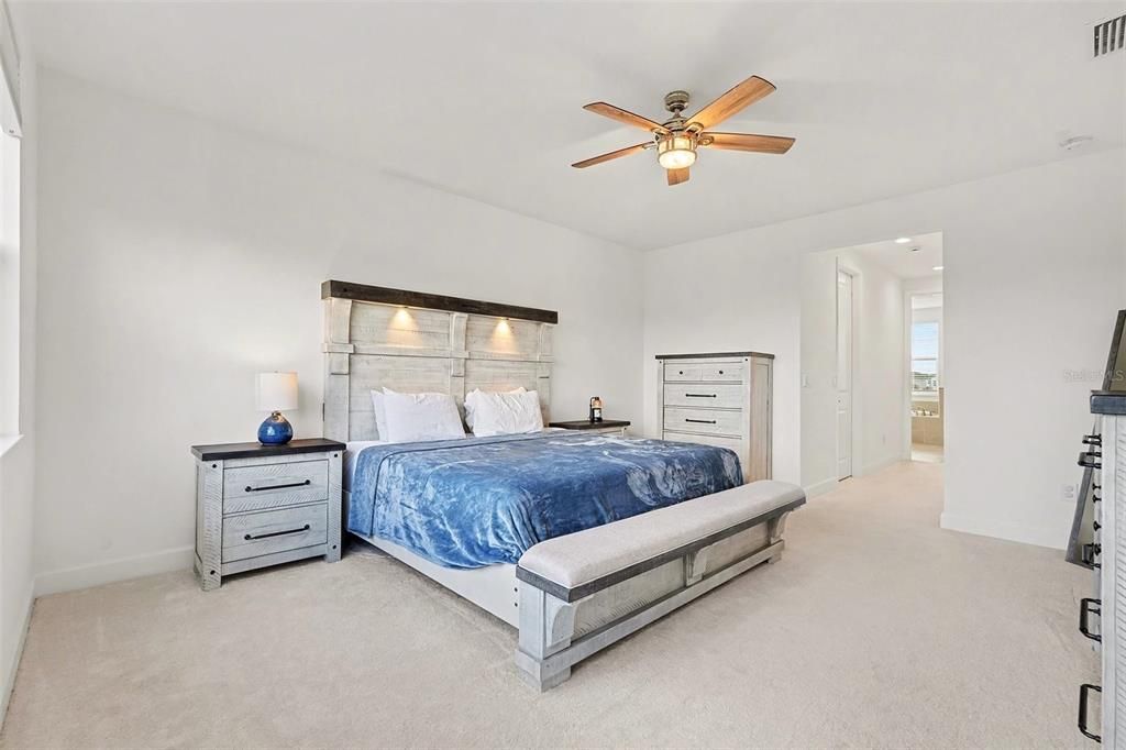 For Sale: $690,000 (4 beds, 4 baths, 2961 Square Feet)